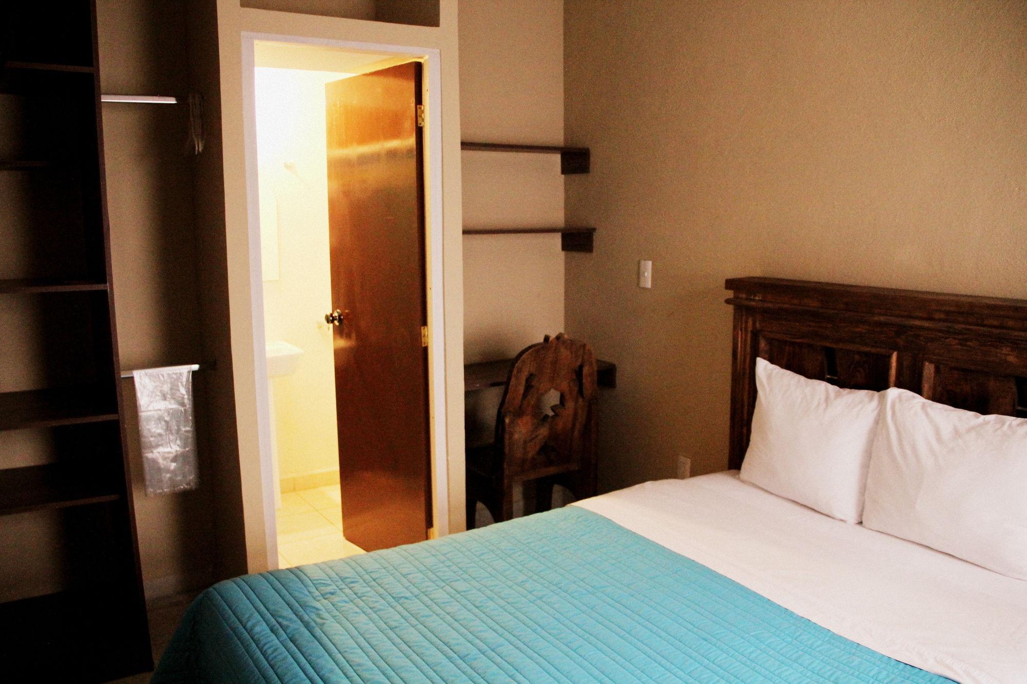 Residencia San Pablo Hostel เกเรตาโร ภายนอก รูปภาพ